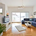 Spacious Chic * זאדאר