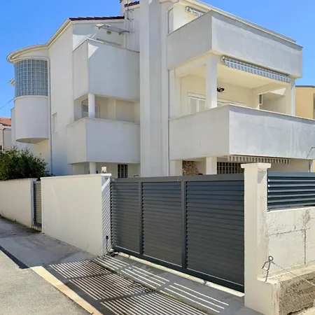 Spacious Chic Задар