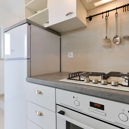 Spacious Chic זאדאר