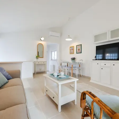 Spacious Chic דירה *