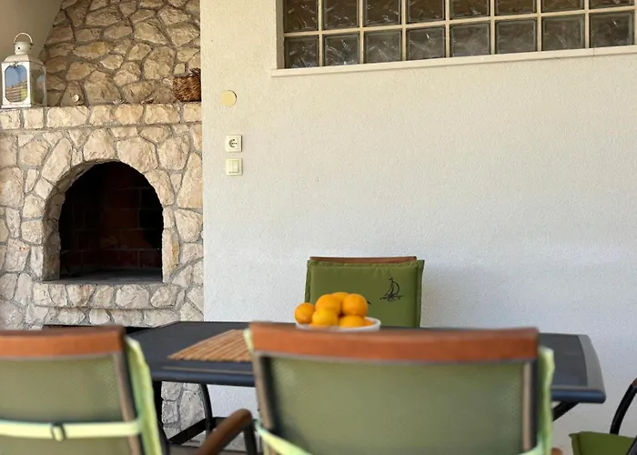 Spacious Chic Apartament