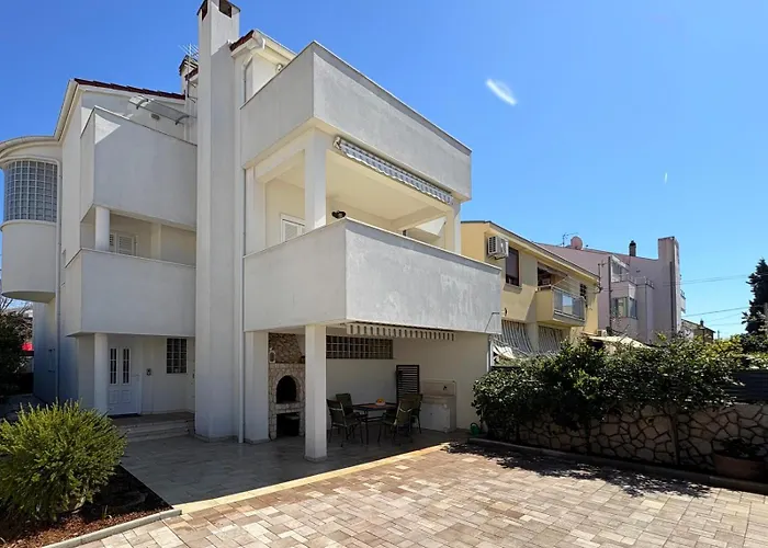 Apartament Spacious Chic *